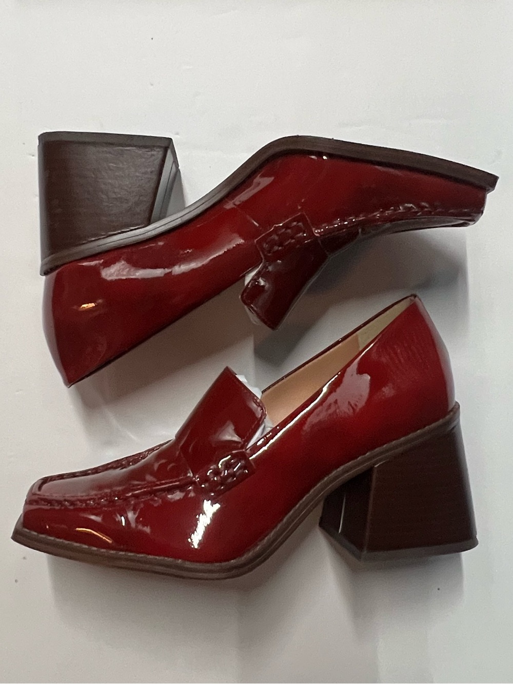 NIB Vince Camuto Segellis Red Currant Brushed Patent Leather Loafers - Picture 10 of 12